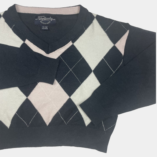 Schwarzer Pullover mit Argyle-Muster in Weiß und Rosa, Größe 11-12 Jahre. – detail