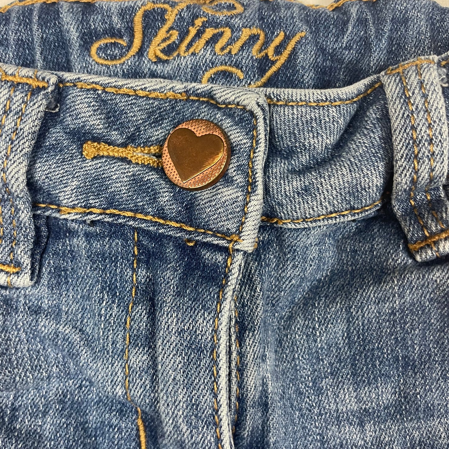 Blaue Denim-Skinny-Hose mit verstellbarem Bund – detail