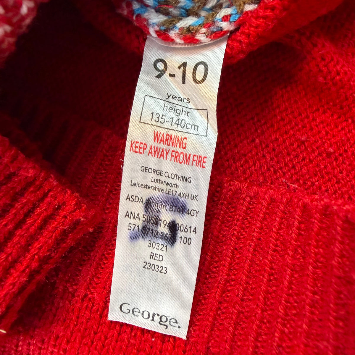 Roter Kinder-Strickpullover mit Rentier-Weihnachtsmotiv und Merry-Christmas-Schriftzug – label