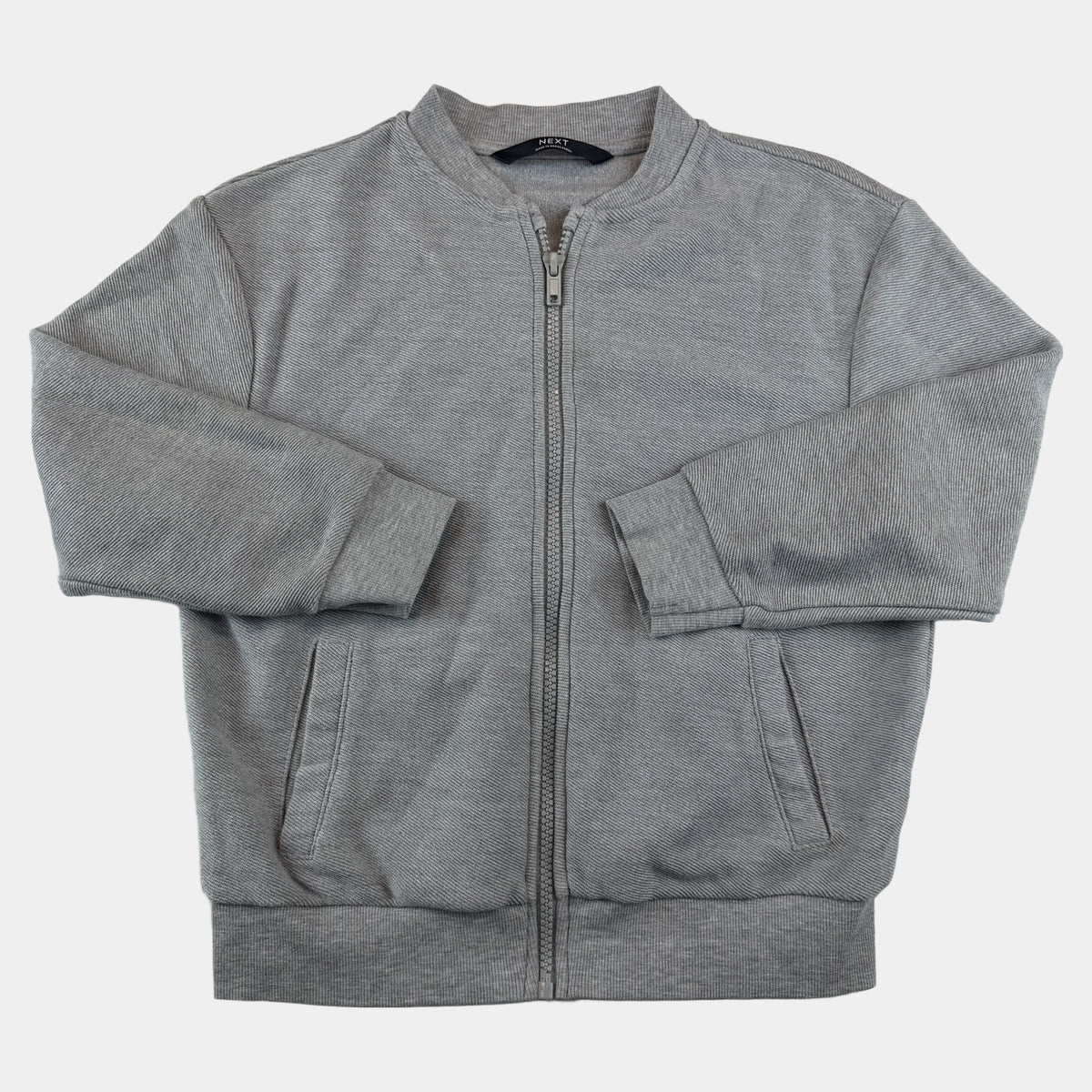 Graue Kinder-Sweatjacke mit Reißverschluss und Taschen – front
