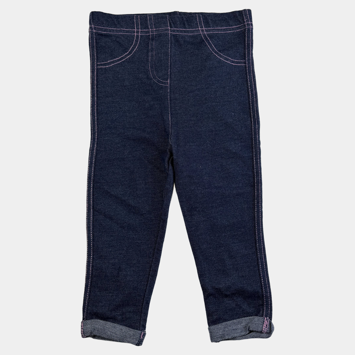Dunkelblaue Baby-Denim-Leggings mit elastischem Bund, rosa Ziernähten und umgeschlagenen Säumen – front