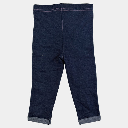 Dunkelblaue Baby-Denim-Leggings mit elastischem Bund, rosa Ziernähten und umgeschlagenen Säumen – back