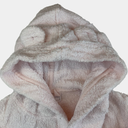 Hellrosa Frottee-Bademantel mit Kapuze, Bindegürtel und Taschen – detail