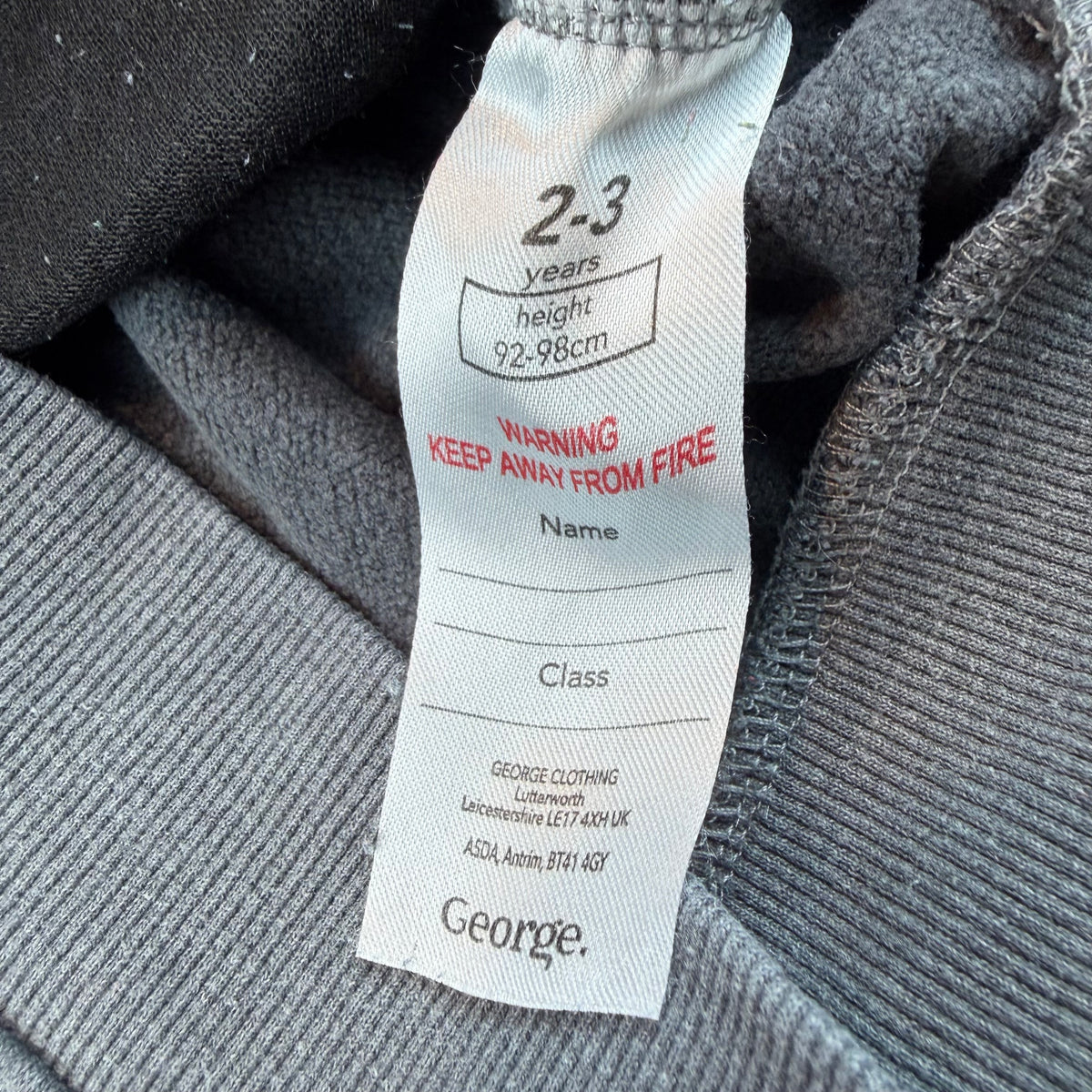Graues Kinder-Sweatshirt mit Bärengesicht-Print – label