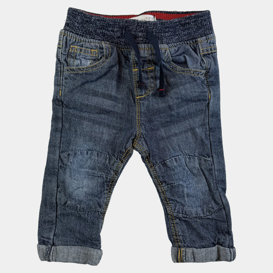 Blaue Baby-Jeans mit elastischem Rippbund und Kordelzug, umgeschlagene Beinabschlüsse – front