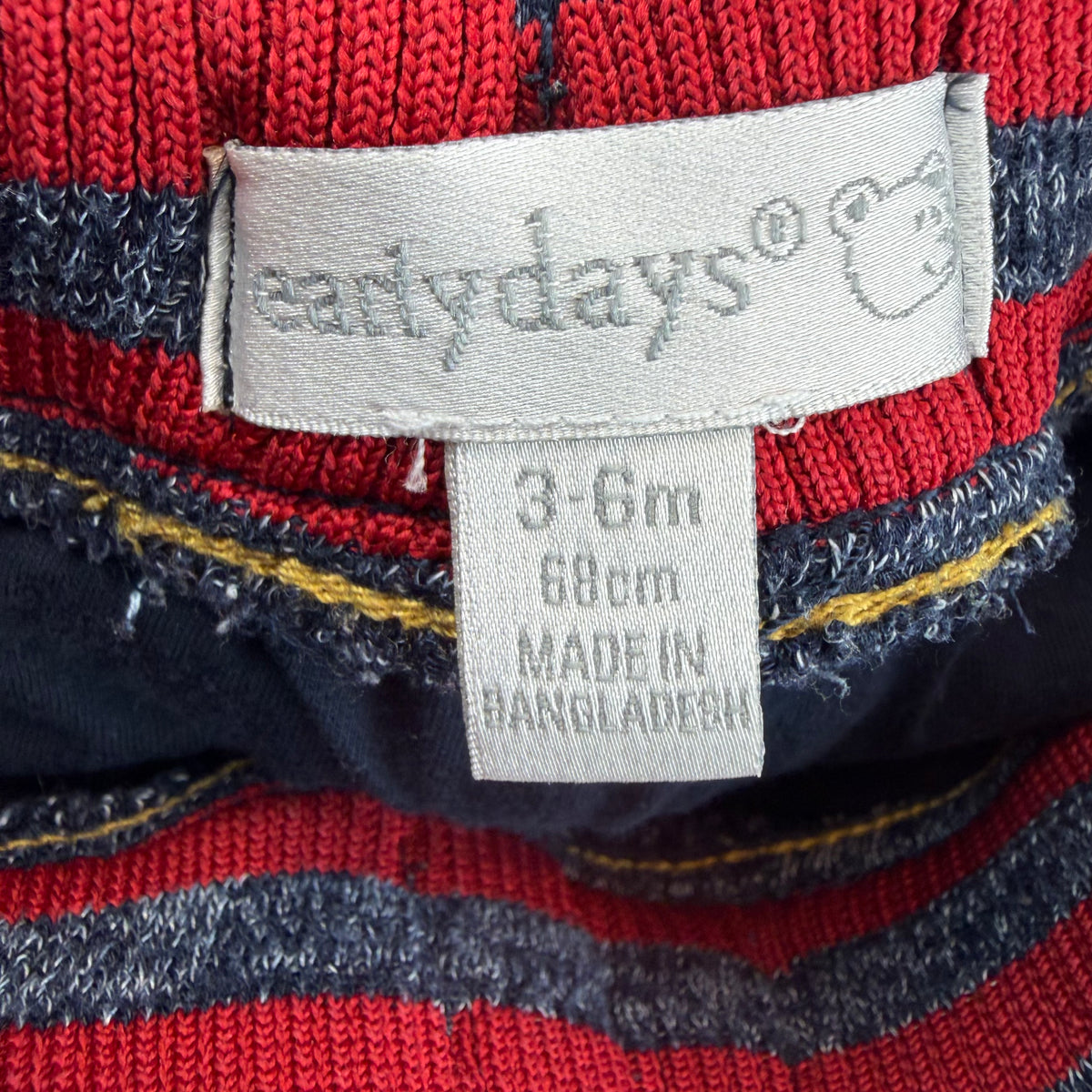 Blaue Baby-Jeans mit elastischem Rippbund und Kordelzug, umgeschlagene Beinabschlüsse – label