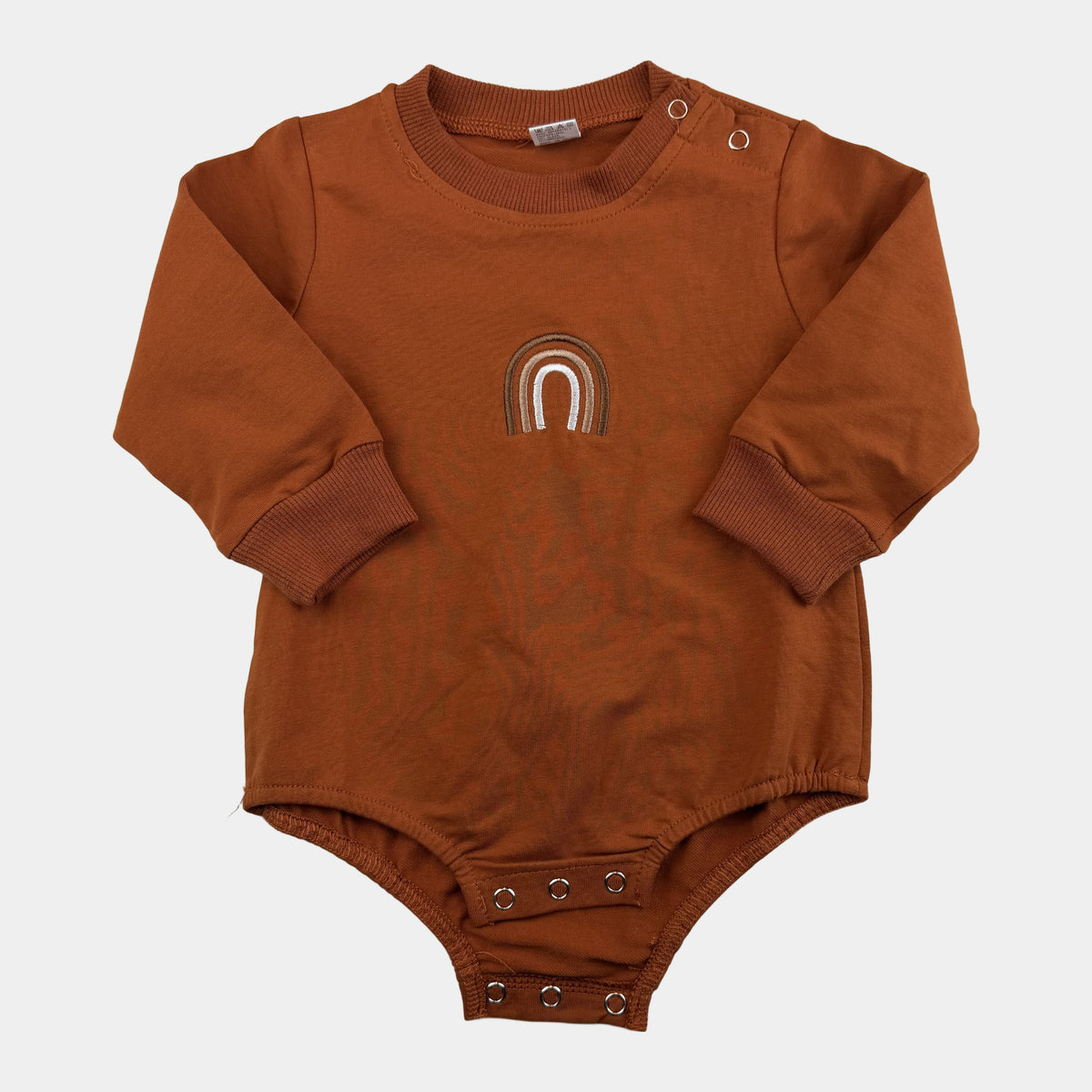 Brauner Langarm-Body aus Baumwolle mit Regenbogen-Stickerei und Druckknöpfen, Größe 80 – front