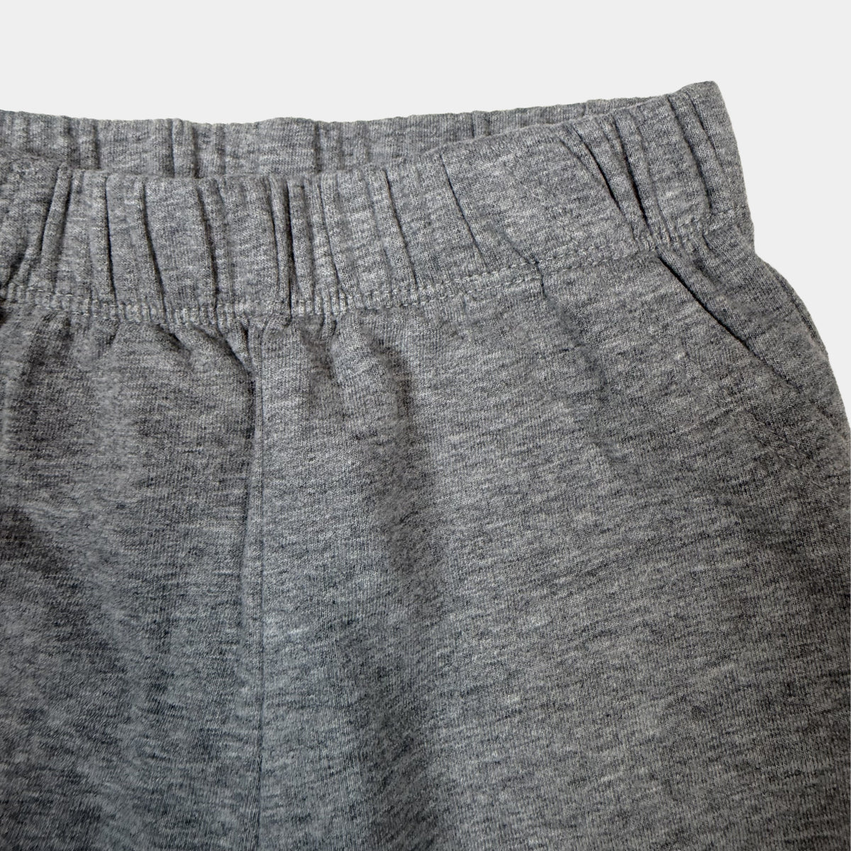 Graue Baby-Sweathose mit elastischem Bund – detail