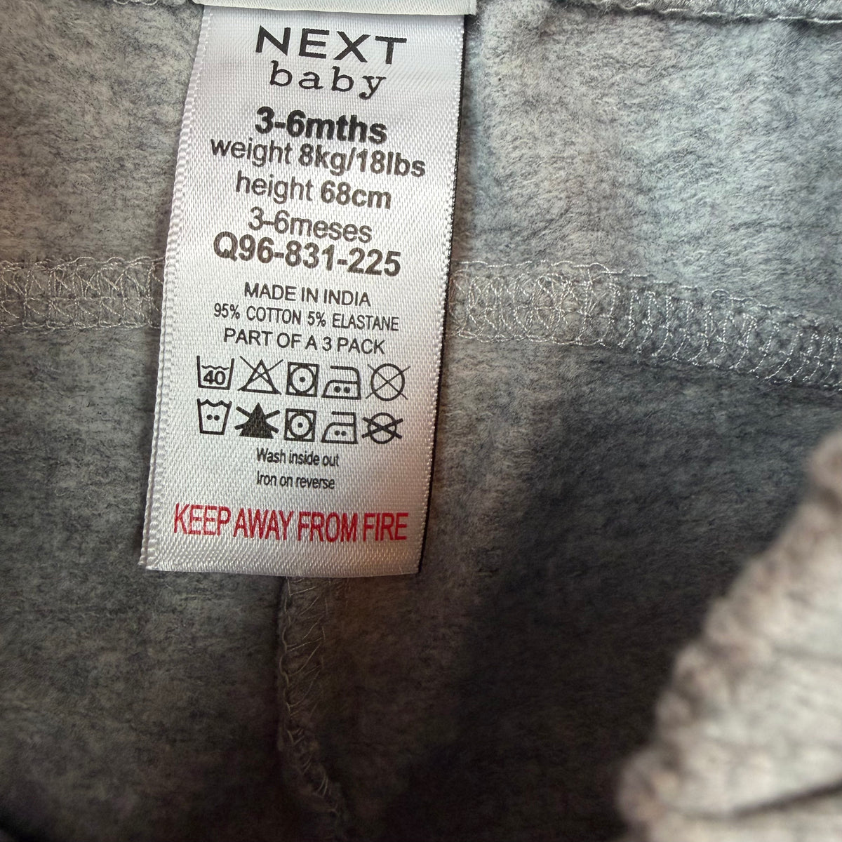 Graue Baby-Sweathose mit elastischem Bund – label