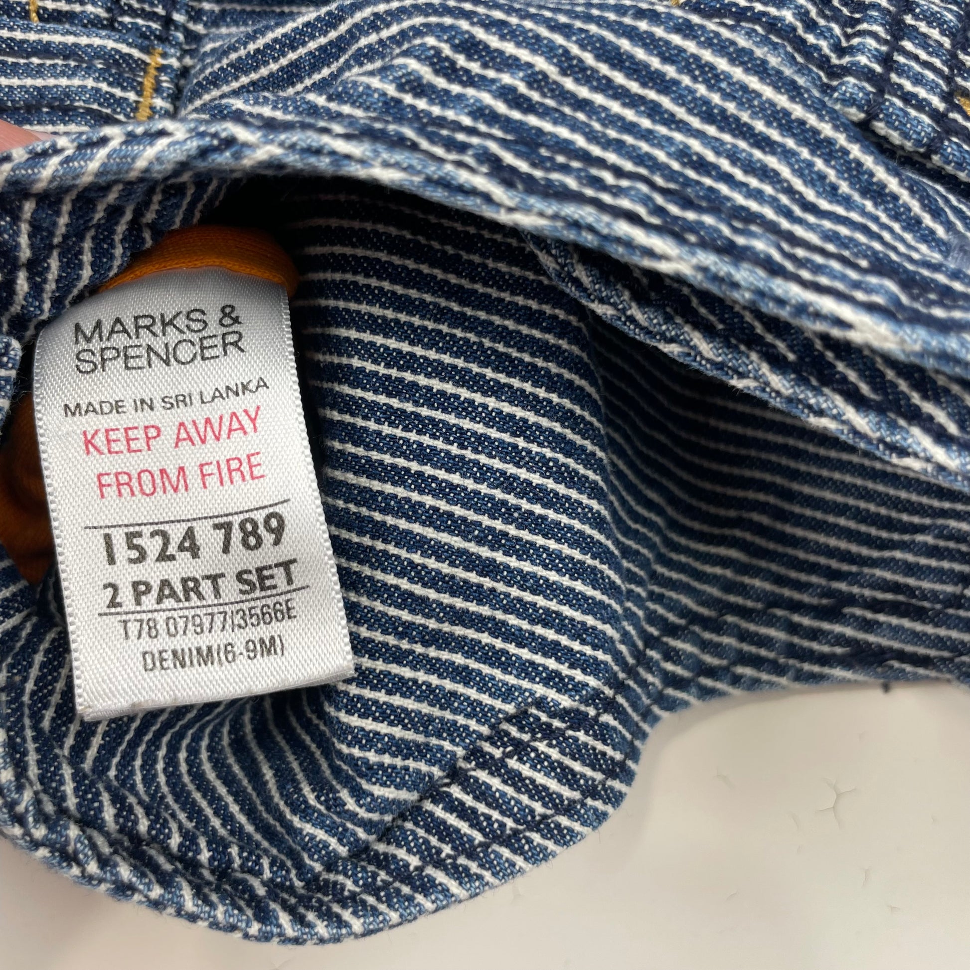Gestreifter Denim-Overall für Babys, Größe 6-9 Monate – label