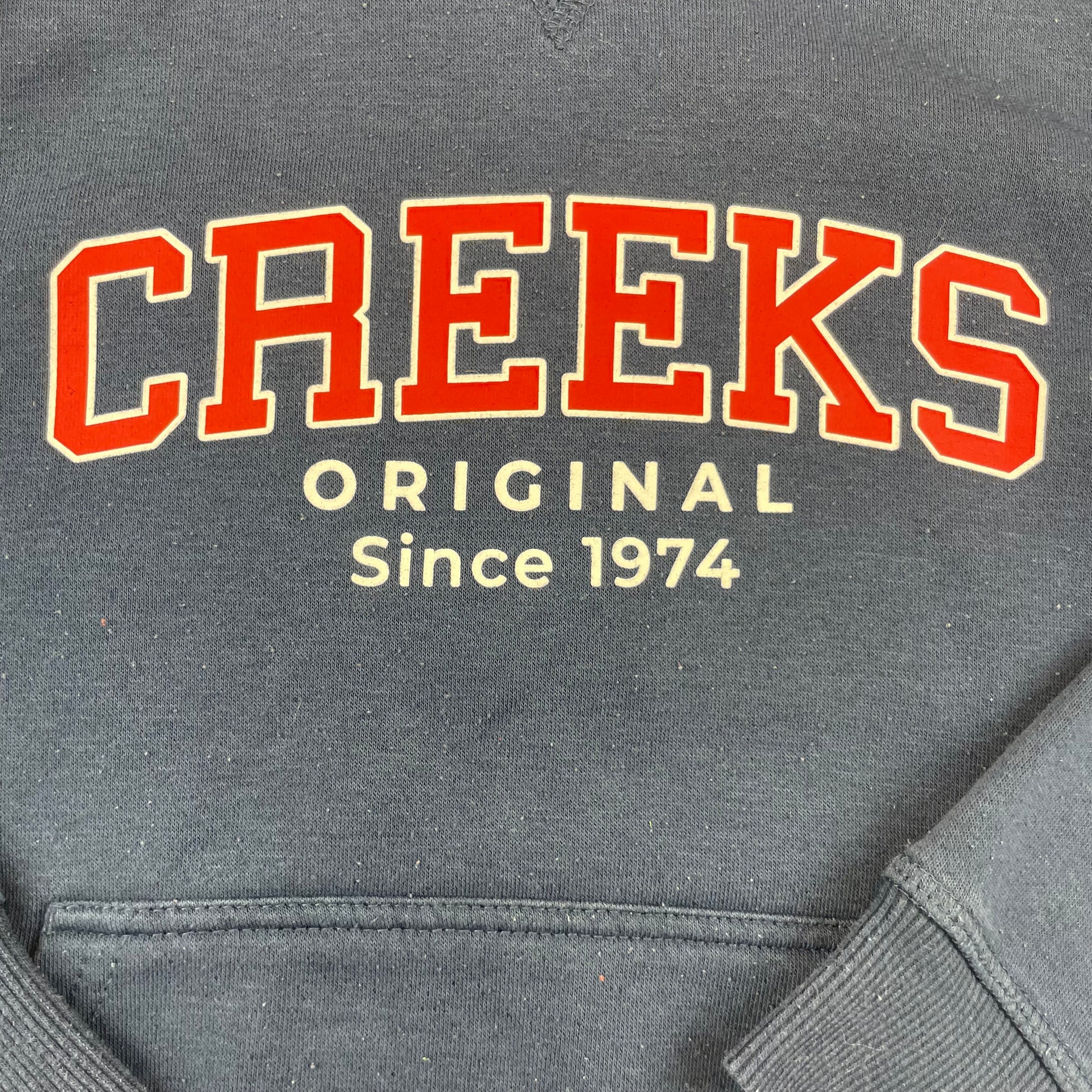 Blauer Hoodie mit Kapuze und Logo-Aufdruck von Creeks