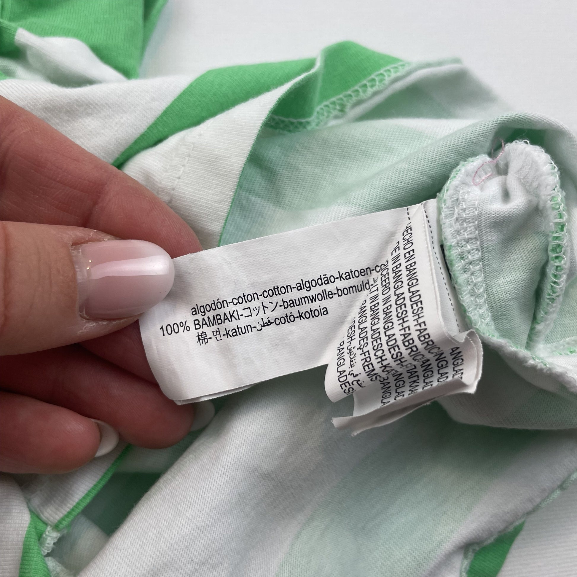Grün-weiß gestreiftes T-Shirt mit Rüschen für Kinder