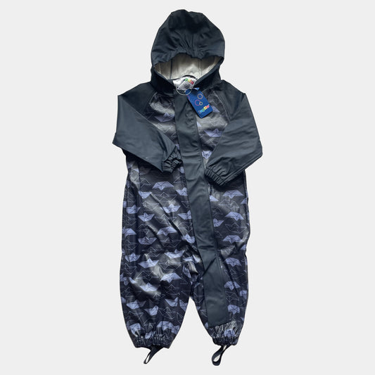 Grauer Regenoverall mit Schiffsprint und Kapuze – front