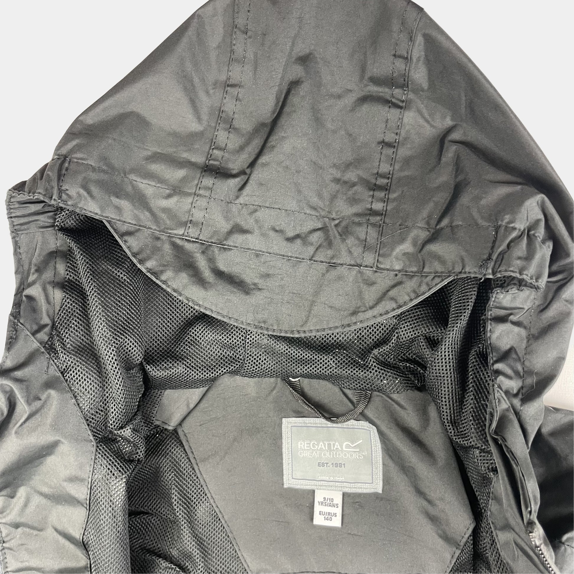 Schwarze Regatta Kapuzenjacke für Kinder, Größe 9-10 Jahre – detail