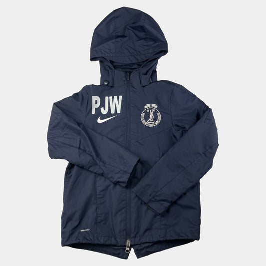 Dunkelblaue Regenjacke mit Kapuze von Nike für Kinder – flatlay