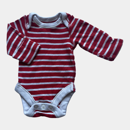 Gestreifter roter Baby-Bodysuit aus Baumwolle mit weißen Streifen und langen Ärmeln – front