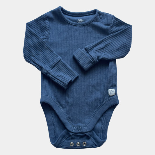 Grauer Baumwoll-Body mit Rippenmuster und langen Ärmeln – front