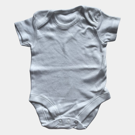 Weißer Baby-Body aus Baumwolle für 3-6 Monate – front