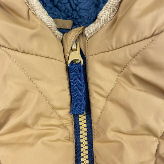 Gelbe gefütterte Weste mit Kapuze für Kinder – detail