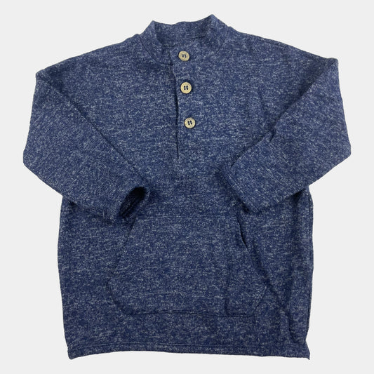 Blauer Strickpullover mit Holzknöpfen und Kängurutasche von George für Babys 3-6 Monate. – front