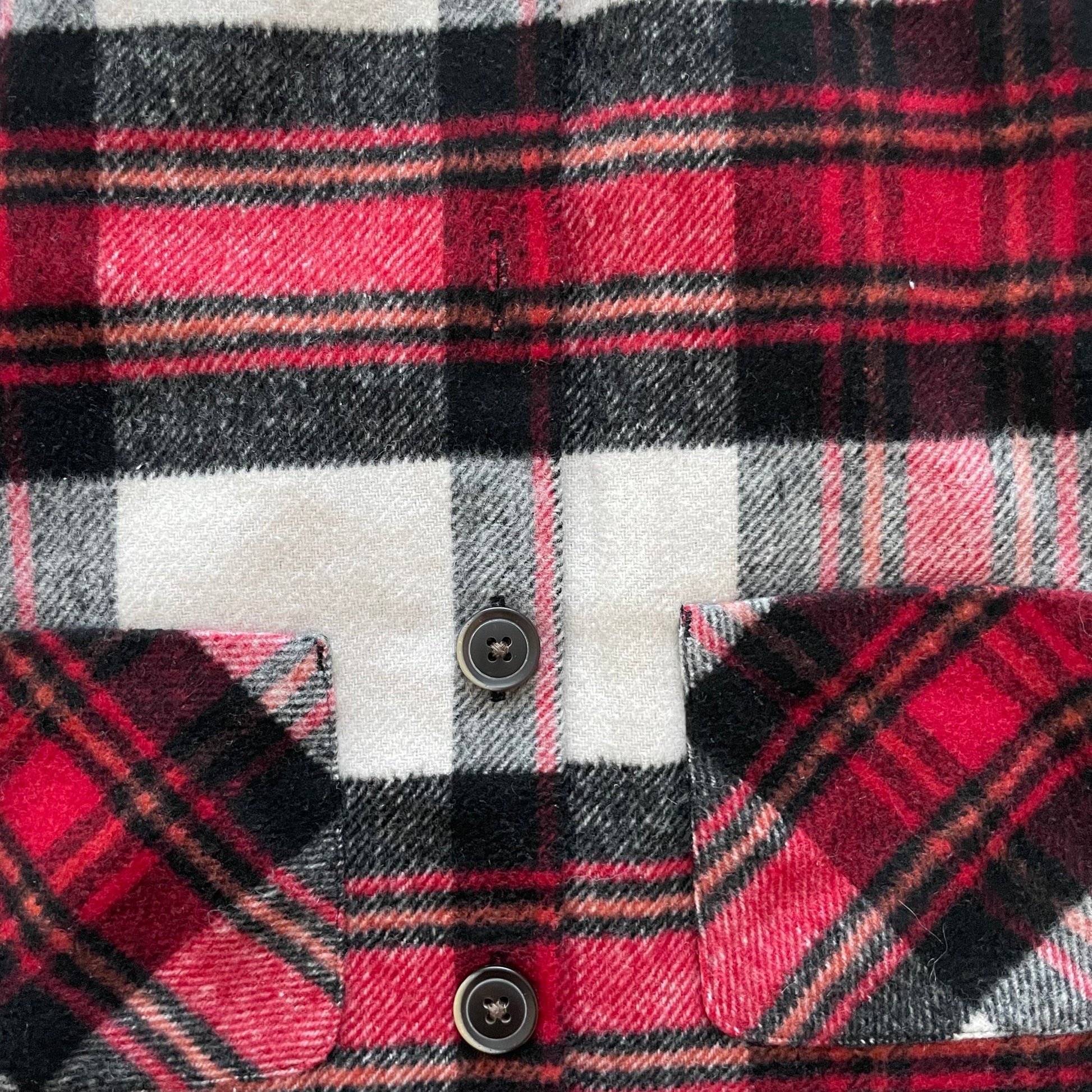 F&F kariertes Trägerkleid, rot-schwarz, Größe 12–18 Monate – detail