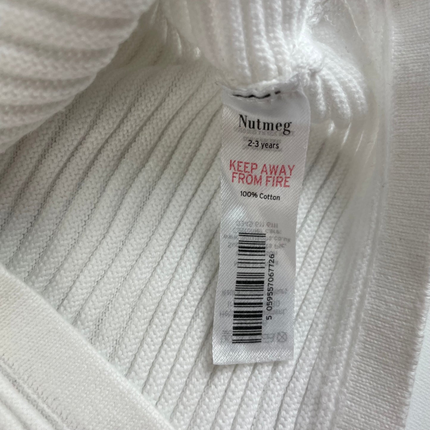 Weiße Baumwoll-Strickjacke mit Knopfleiste für Kinder, Größe 2-3 Jahre. – label