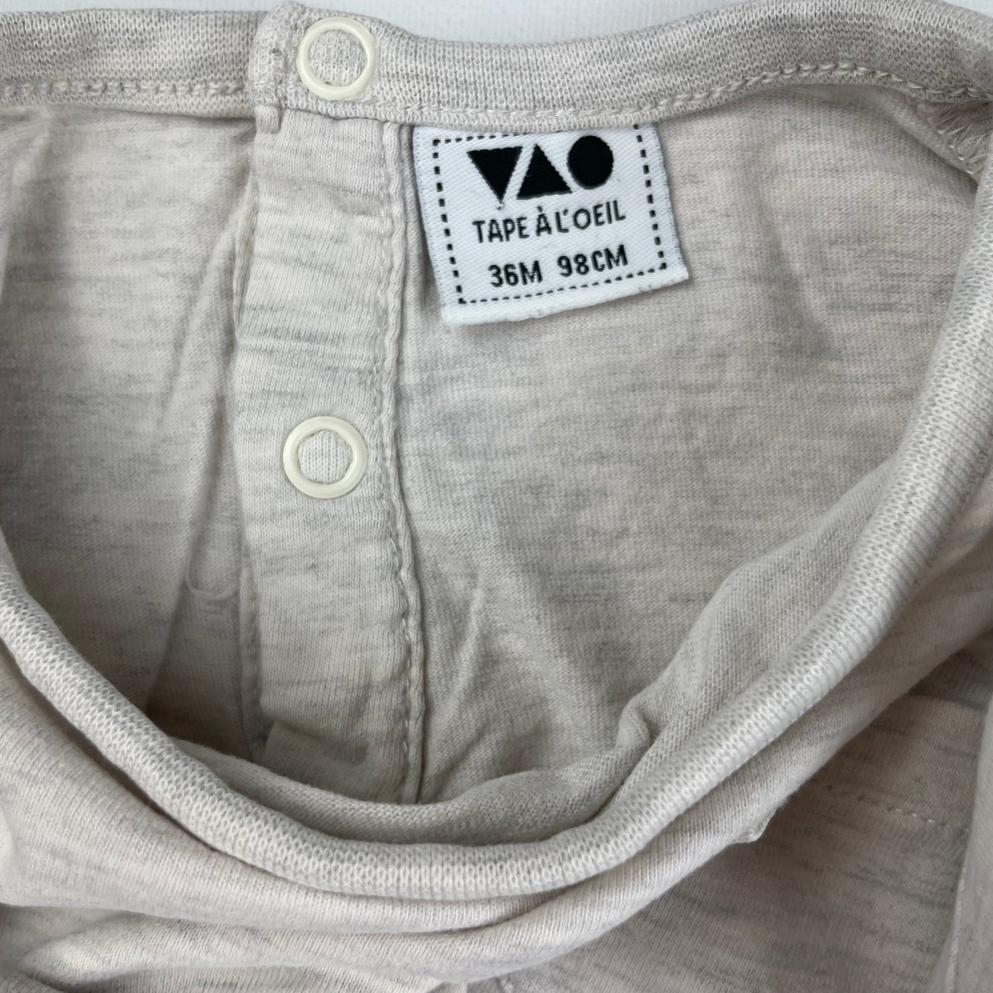 Beiges Langarmshirt von TAO in Größe 36M (98cm) aus Baumwolle. – label