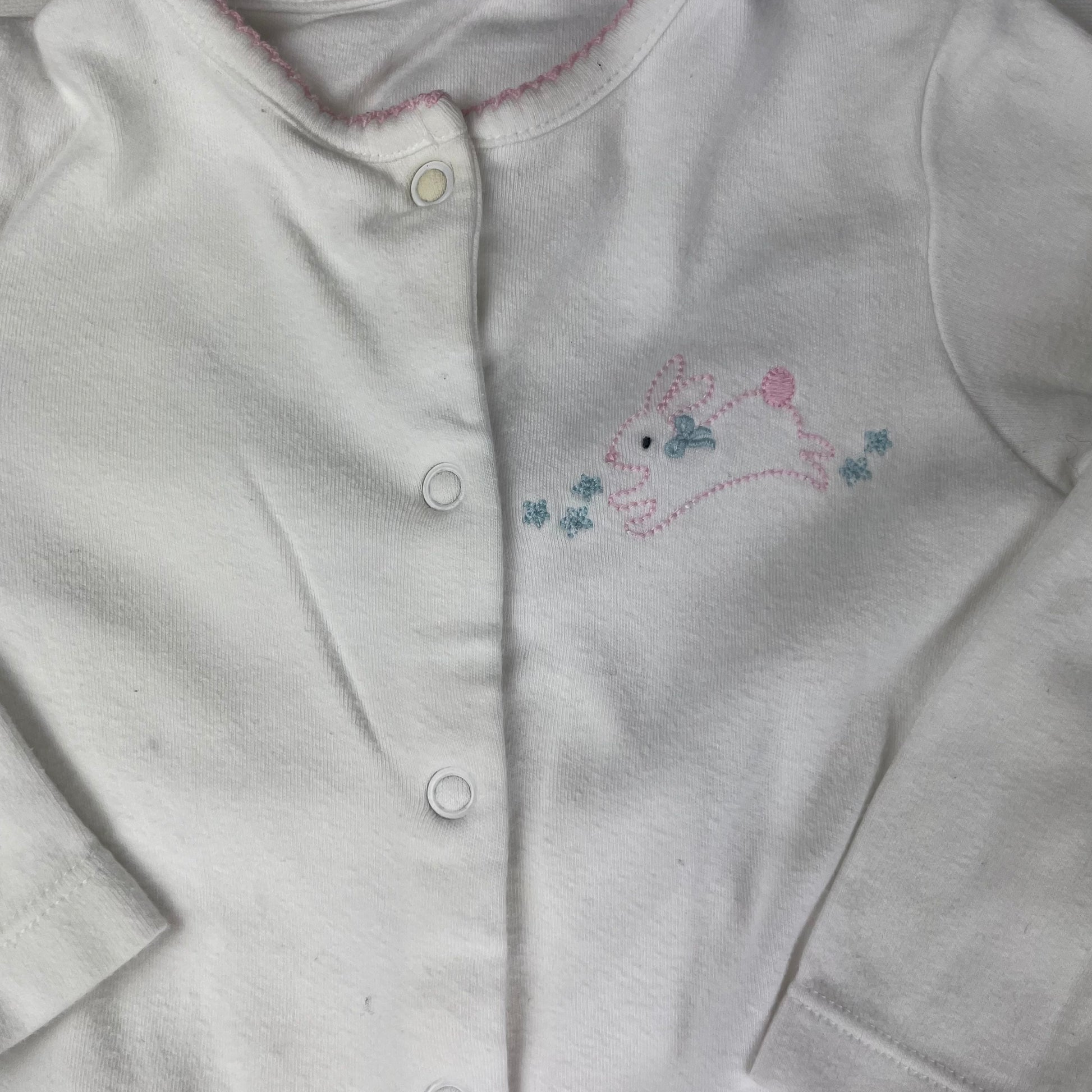 Weißer Baumwoll-Schlafanzug mit Füßen für Babys, 9-12 Monate – inside