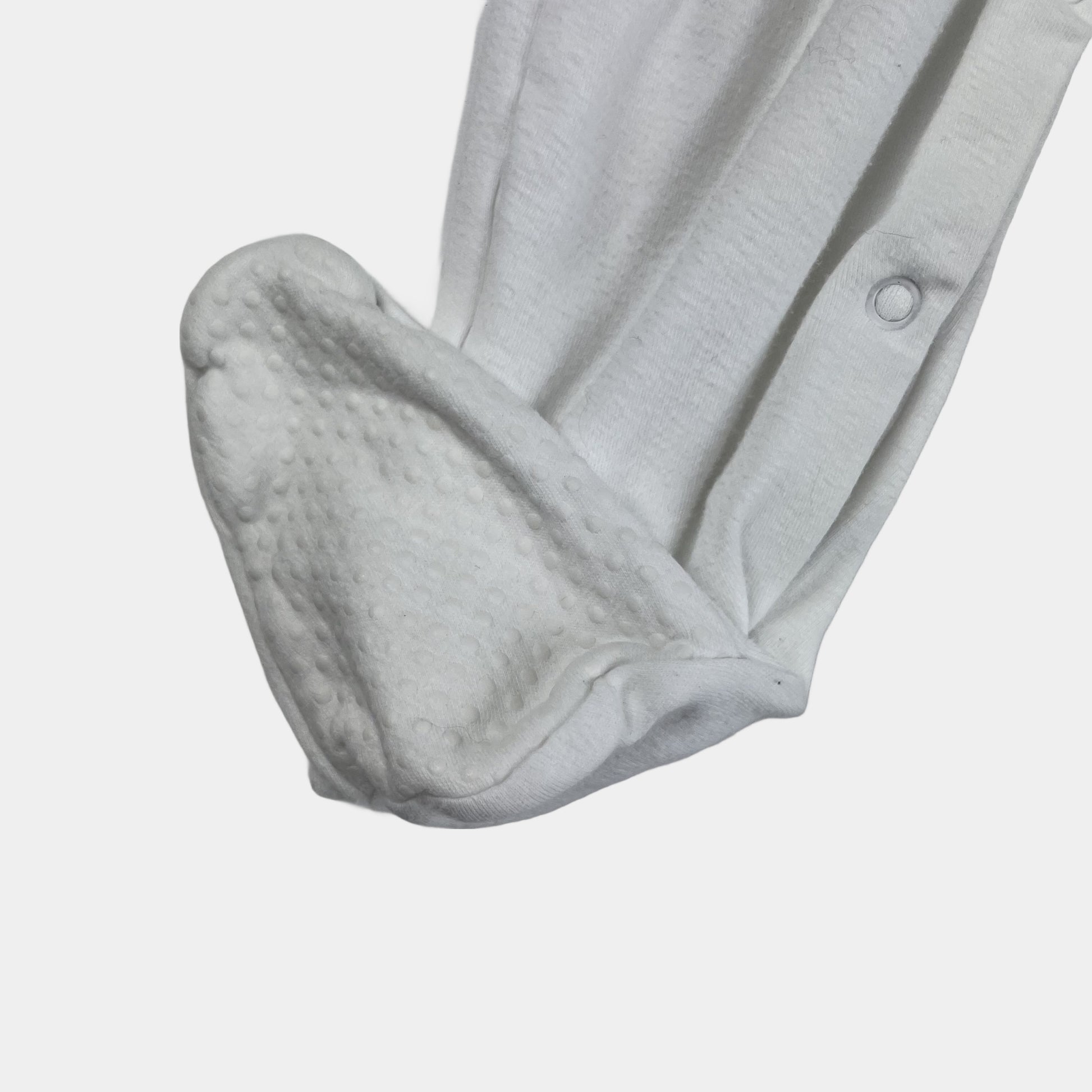 Weißer Baumwoll-Schlafanzug mit Füßen für Babys, 9-12 Monate – detail