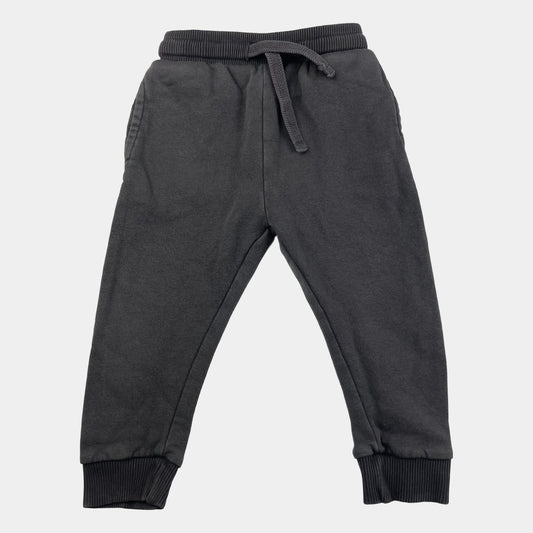 Graue Jogginghose aus Fleece mit elastischem Bund und Kordelzug – front