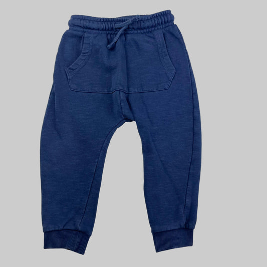 Blaue Jogginghose mit Taschen