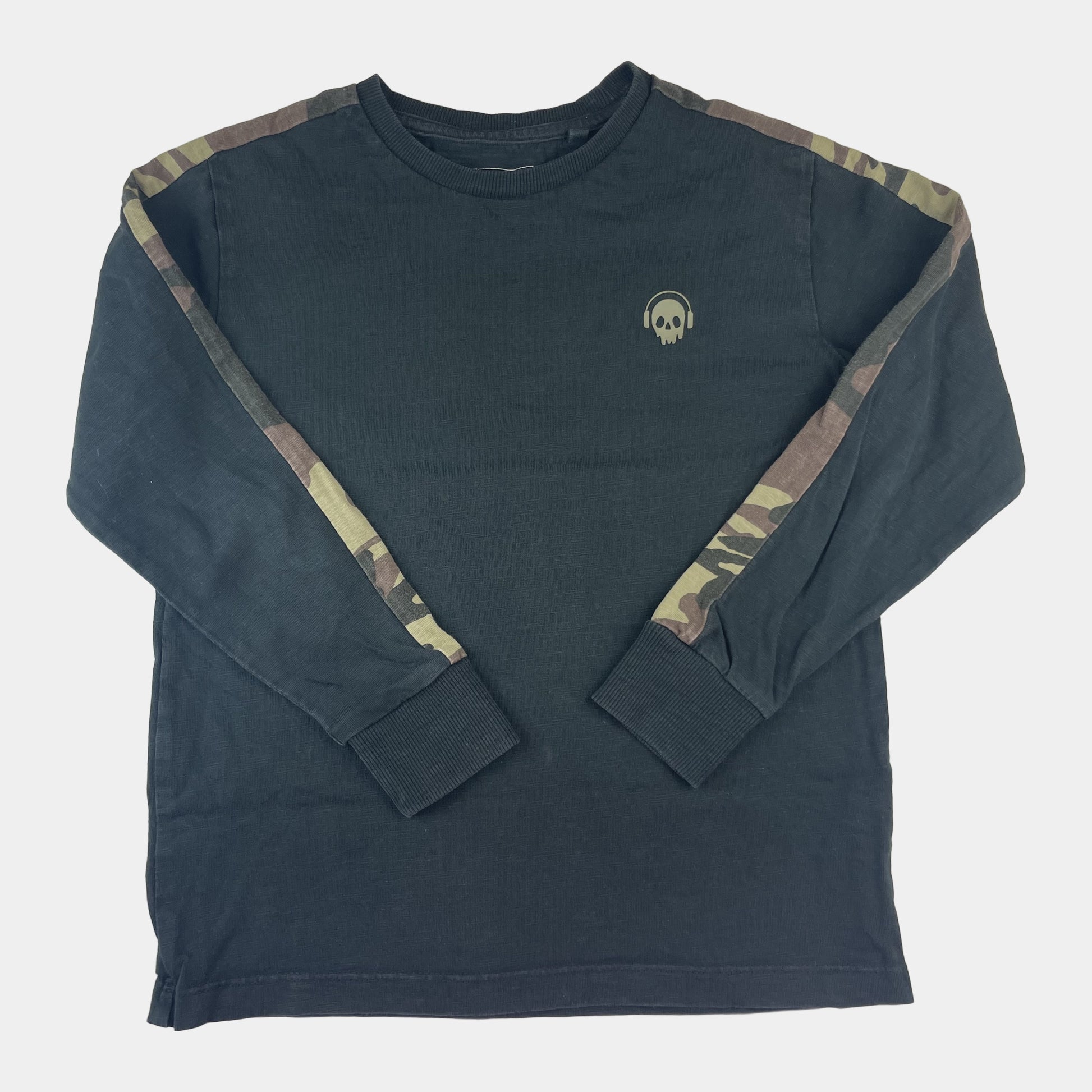 Grauer Pullover mit Camouflage-Akzenten für Kinder von Next – front