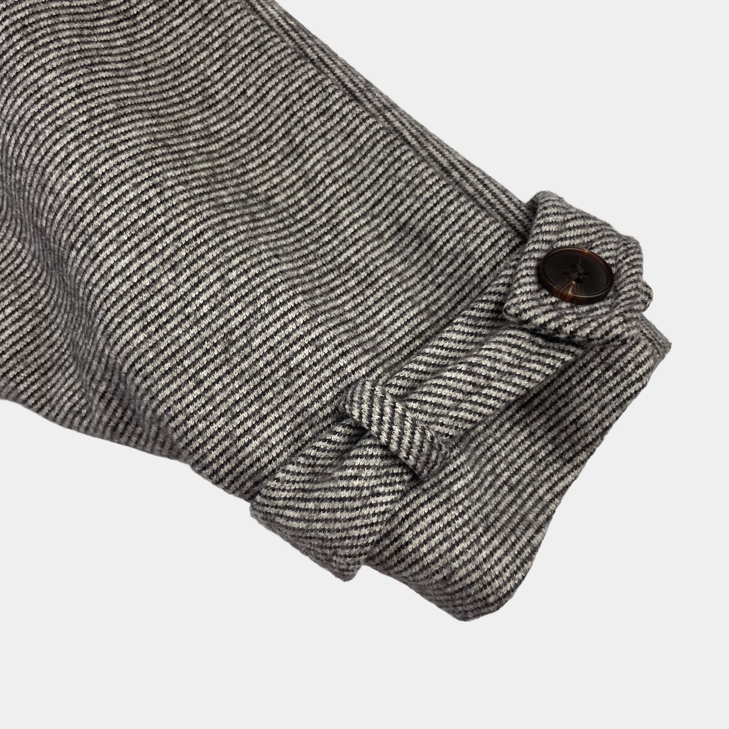 Graue Manteljacke aus Polyester für Kinder, Größe 5Y, von mikistory, mit großem Knopfverschluss und breitem Kragen. – sleeve