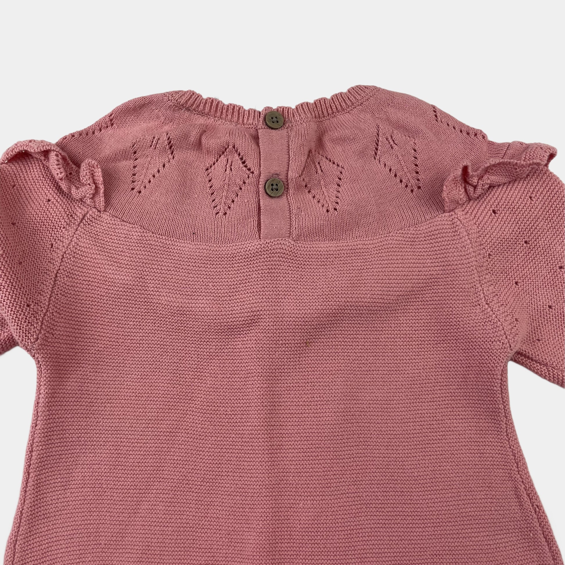 Rosa Strickkleid mit Rüschen für Neugeborene – back