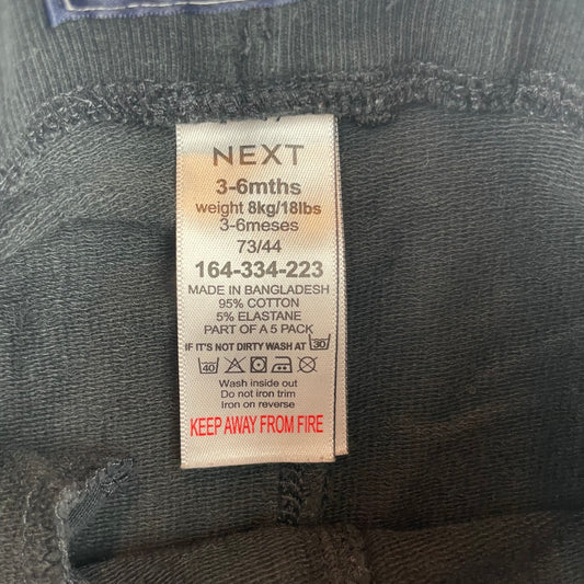 Schwarze Babyhose von Next mit Taschen für 3-6 Monate – detail