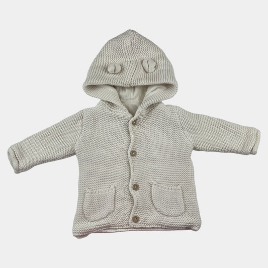 Weiße Strickjacke mit Kapuze für Babys, Größe 0-3 Monate. – front