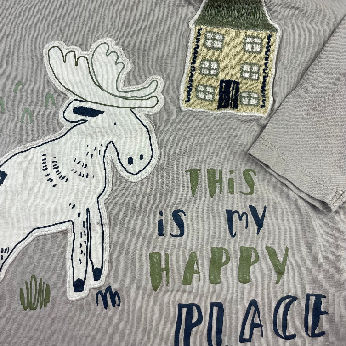 Taupefarbenes Langarmshirt mit Elch-Motiv von George, Größe 2-3 Jahre, Baumwolle – detail